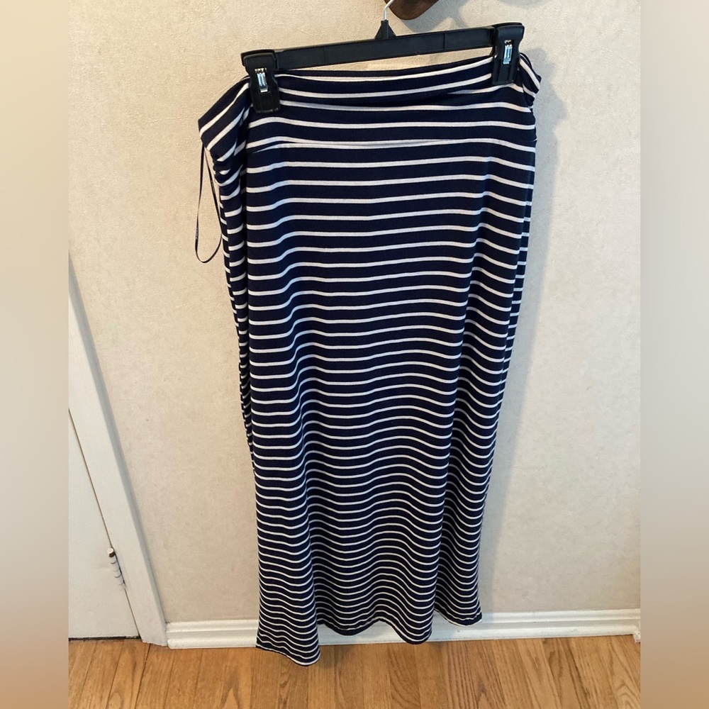 New with tags! Stretchy maxi skirt.